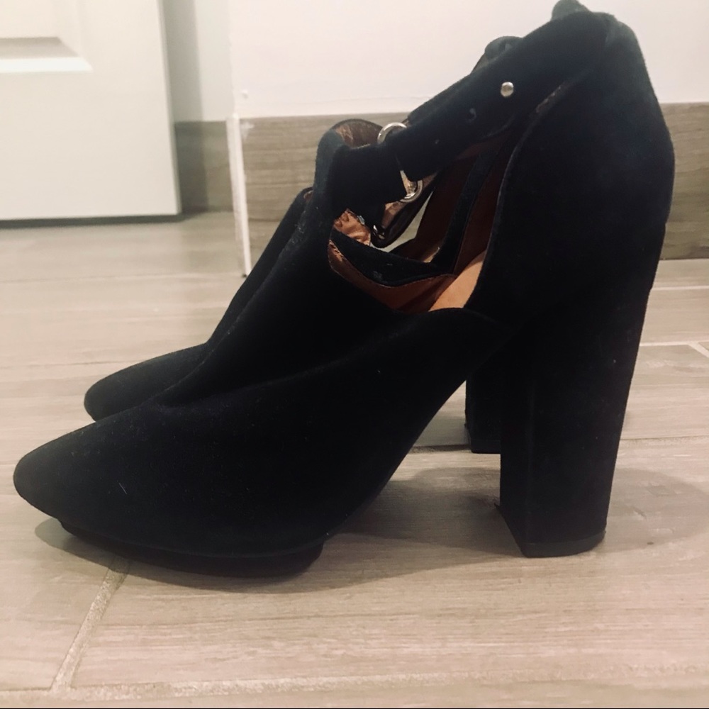 Jeffrey Campbell xo Urban Outfitters suede boots